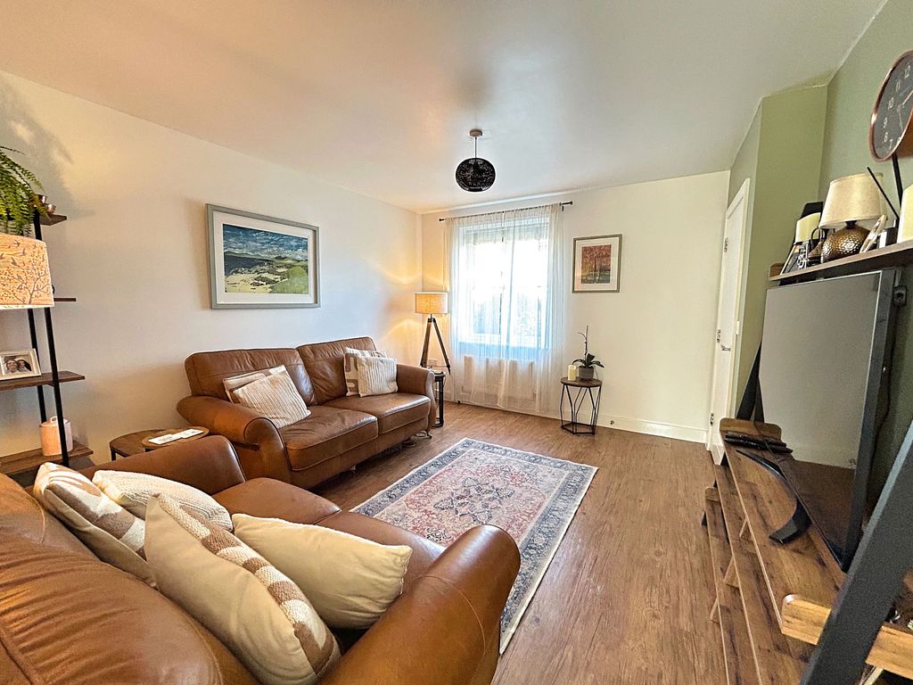 Property photo 2 of 26