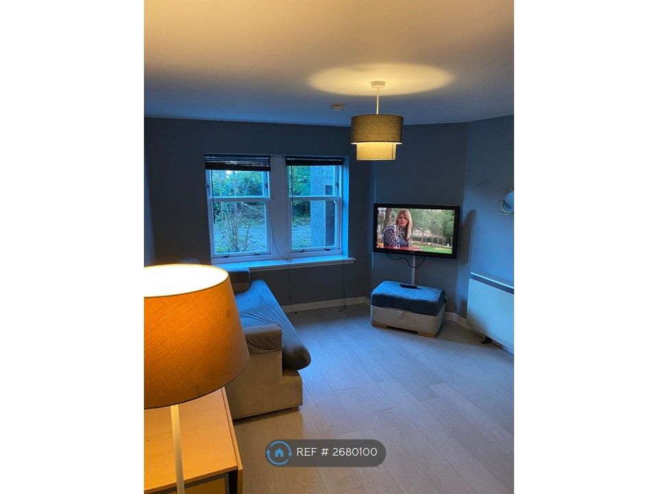 Property photo 1 of 12 Living Room