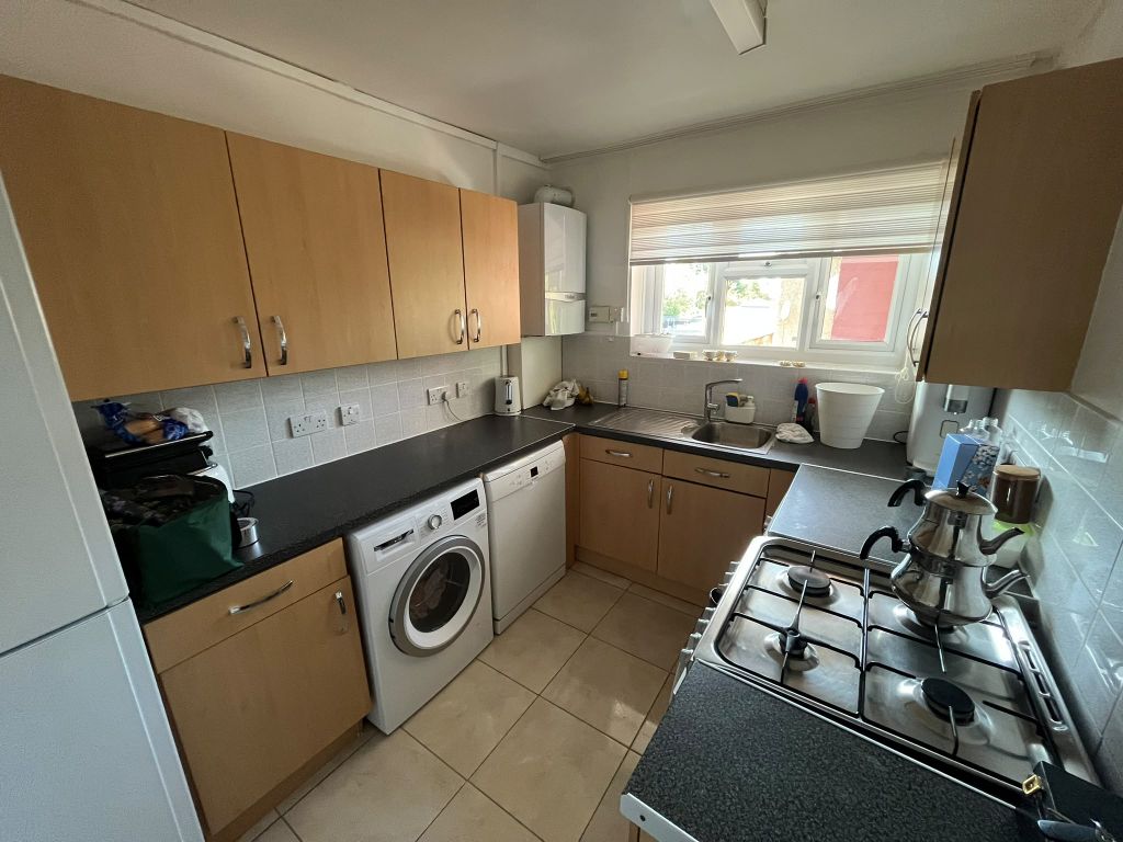 Property photo 3 of 9 374d039F-2c12-42E2-A198-Ddee9E3B8A5d