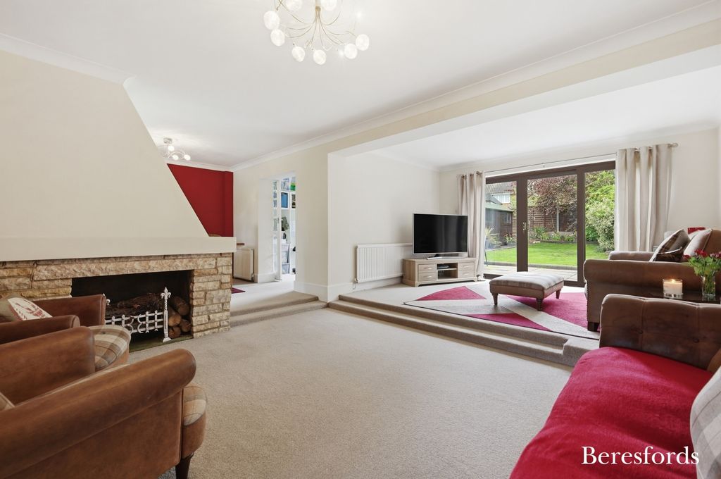 Property photo 2 of 23 Picture No. 14