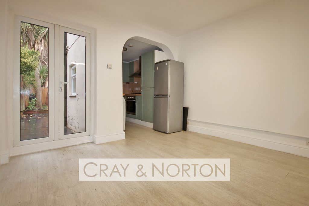 Property photo 3 of 7 Photo 3