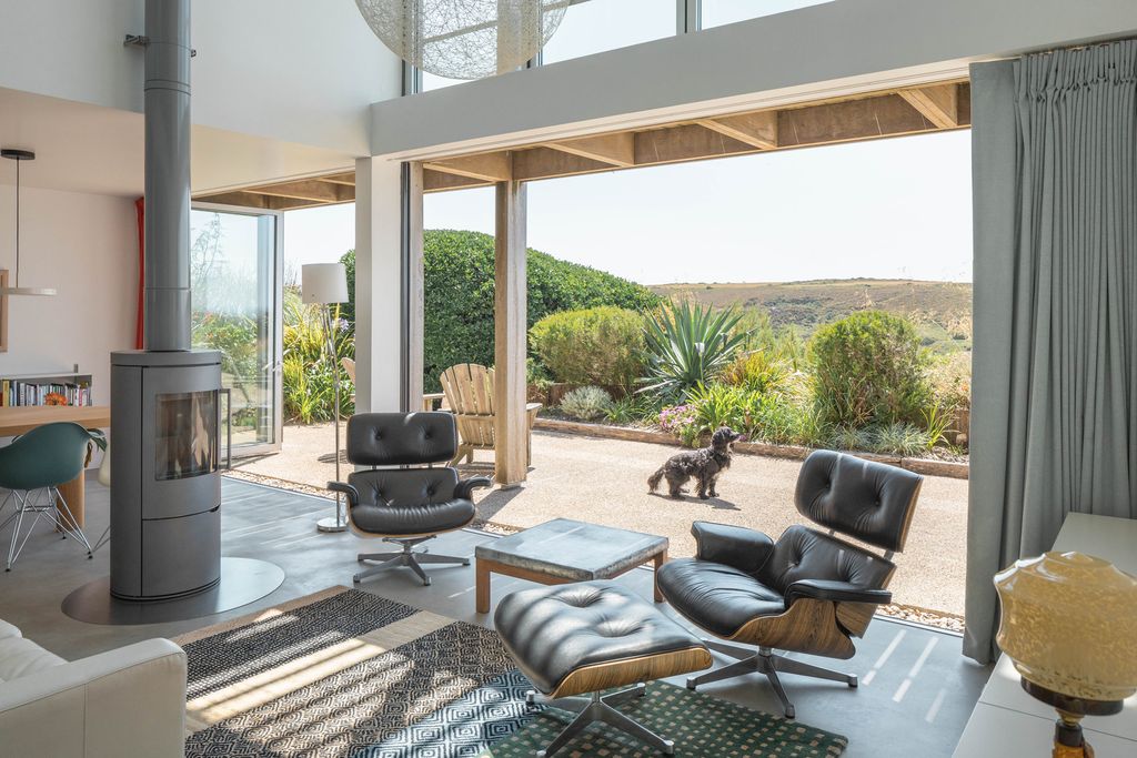 Property photo 2 of 31 298951 - Eastcliff 2-9.Jpg