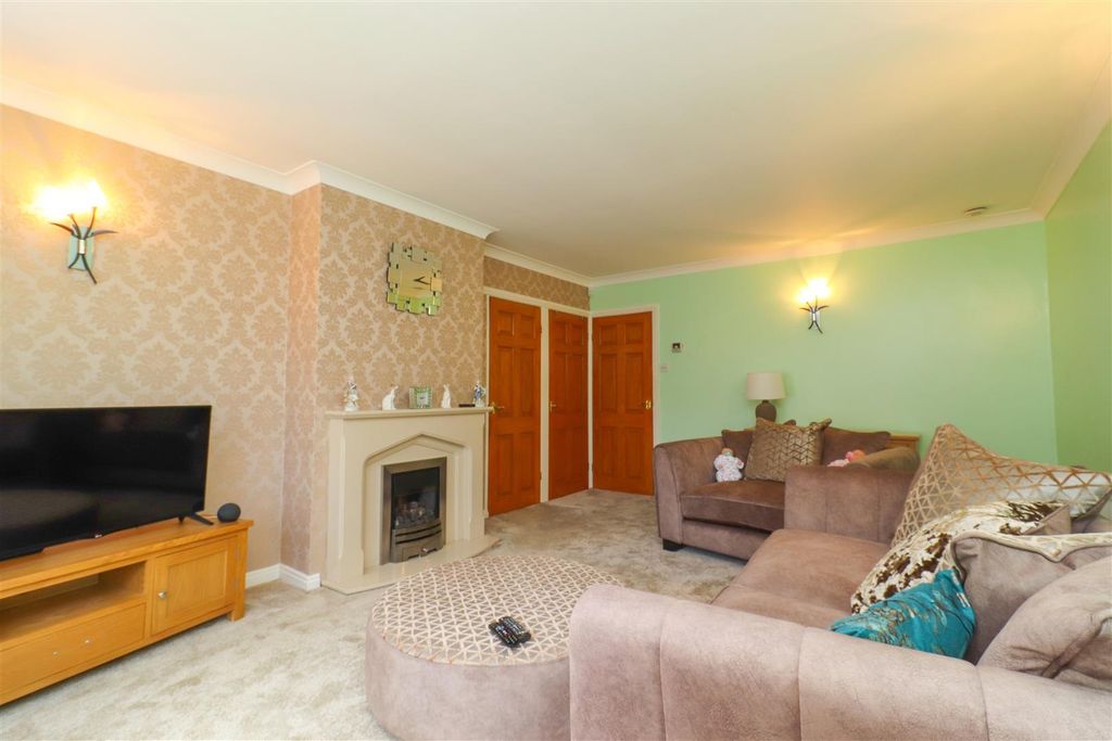 Property photo 3 of 8 Living Room