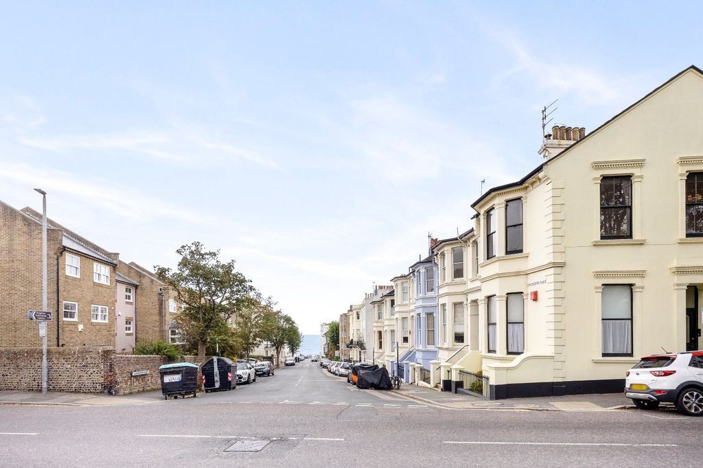 Property photo 2 of 12 Picture No. 24