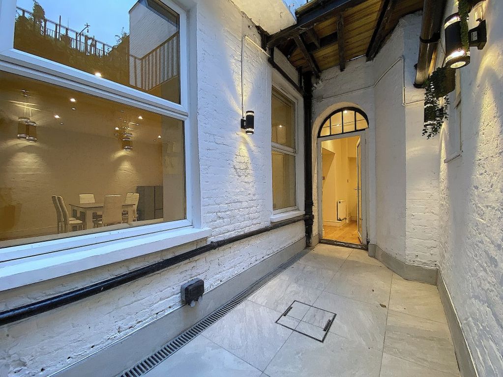 Property photo 3 of 20