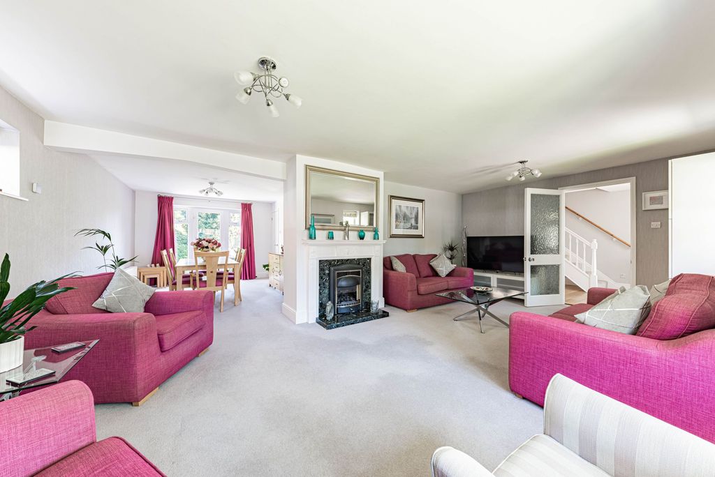 Property photo 3 of 39 Living Room (1)