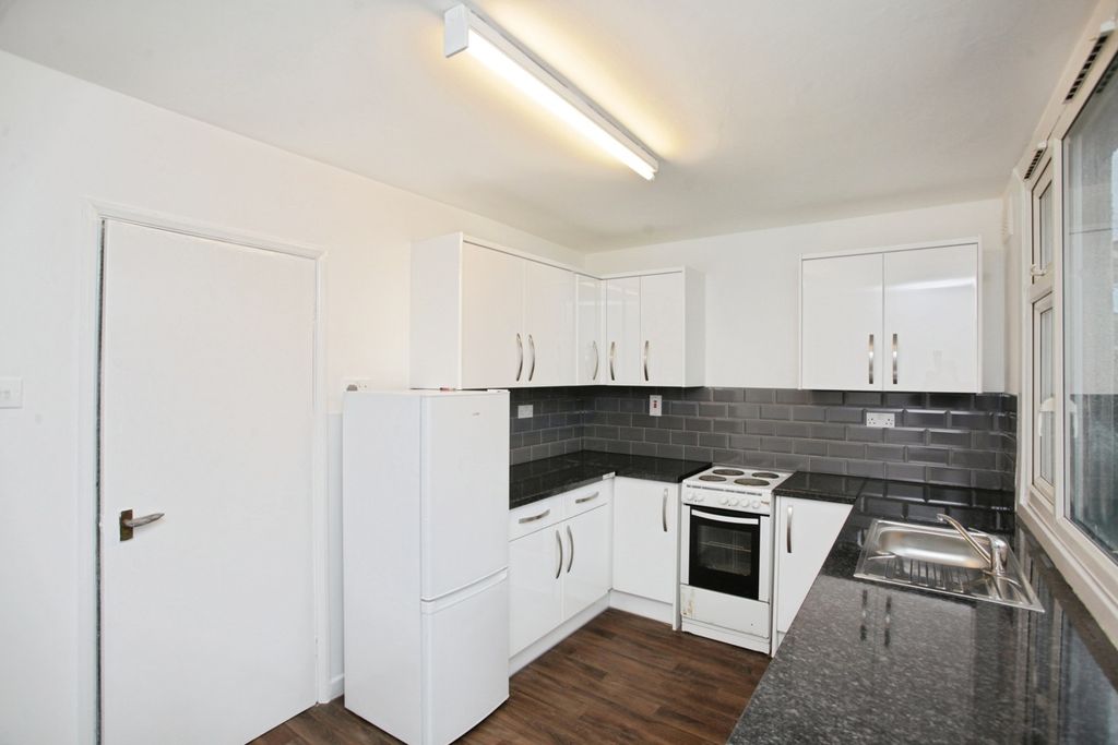Property photo 3 of 19 Pbox-Img.Jpg