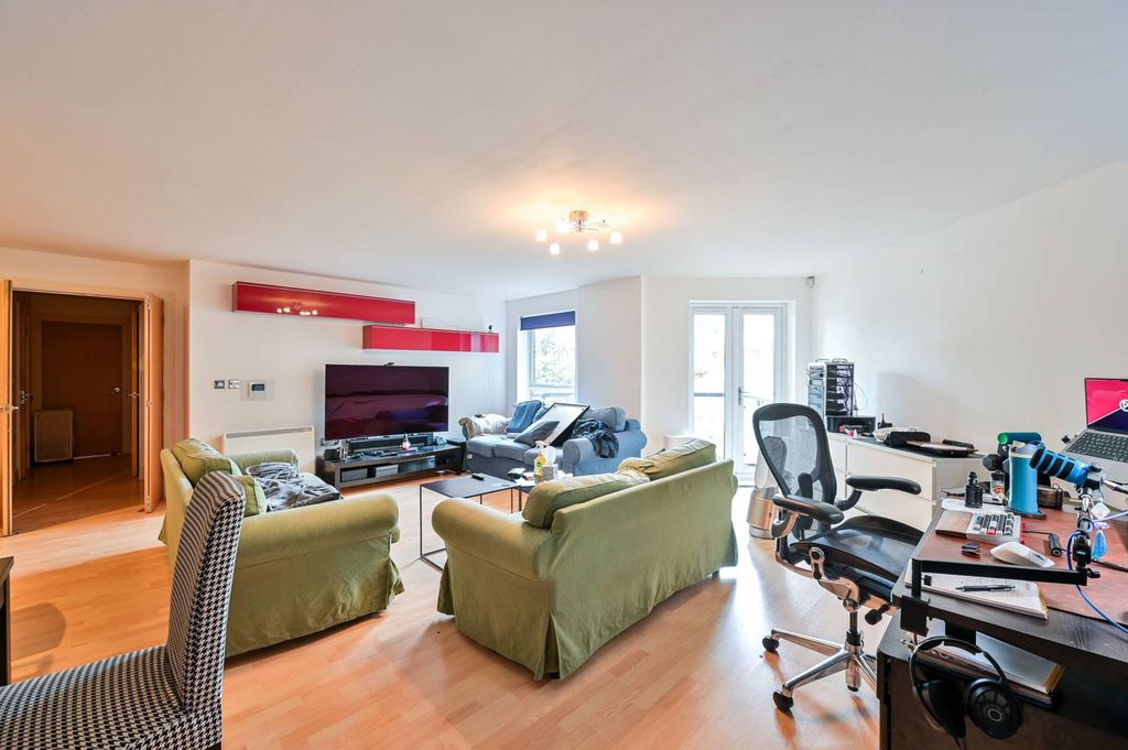 Property photo 3 of 9