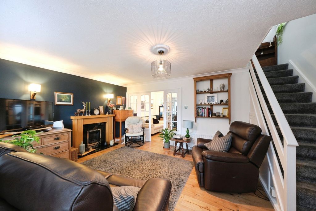 Property photo 3 of 33 Pbox-Img.Jpg