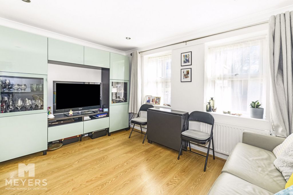 Property photo 3 of 8