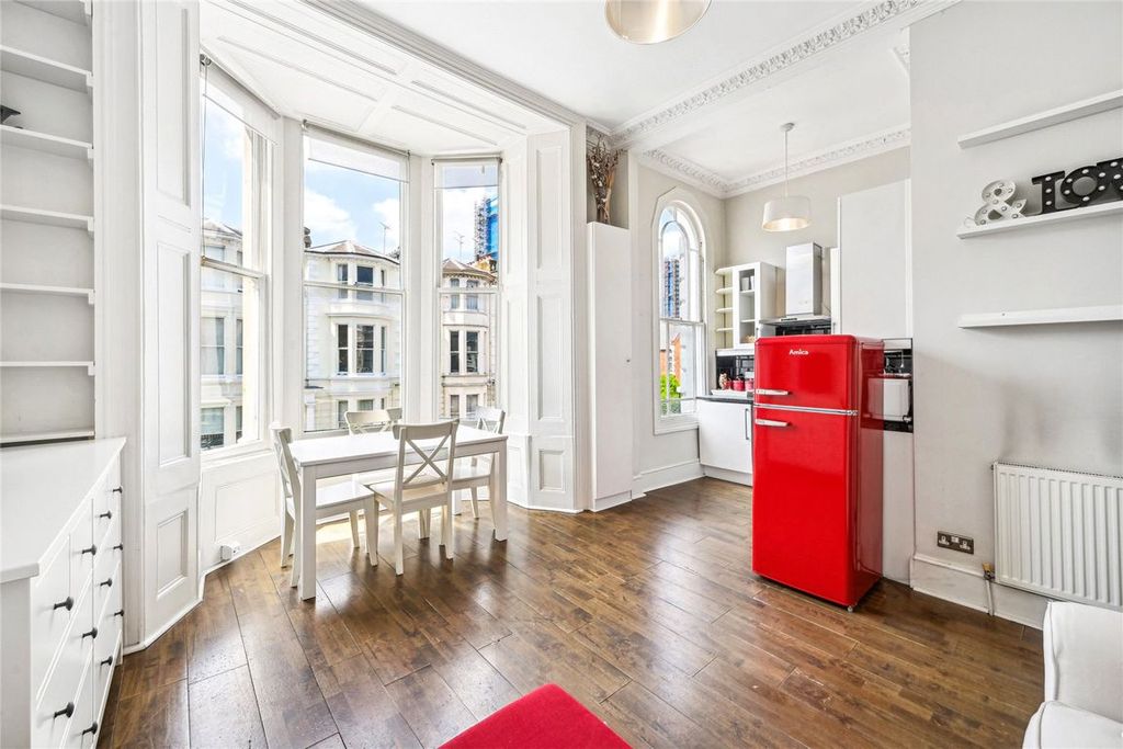 Property photo 3 of 8