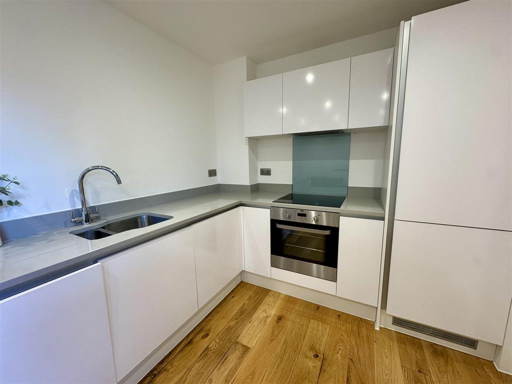 Property photo 2 of 8 Kitchen Pic 4.Jpeg