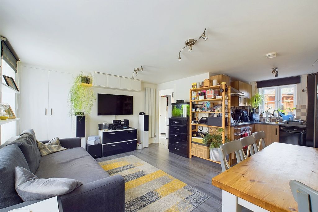 Property photo 3 of 12 Open Plan