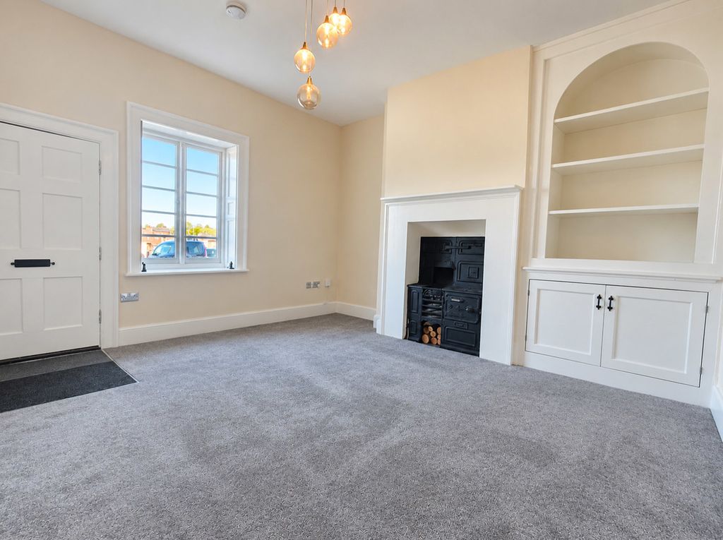 Property photo 3 of 18 Pbox-Img.Jpg