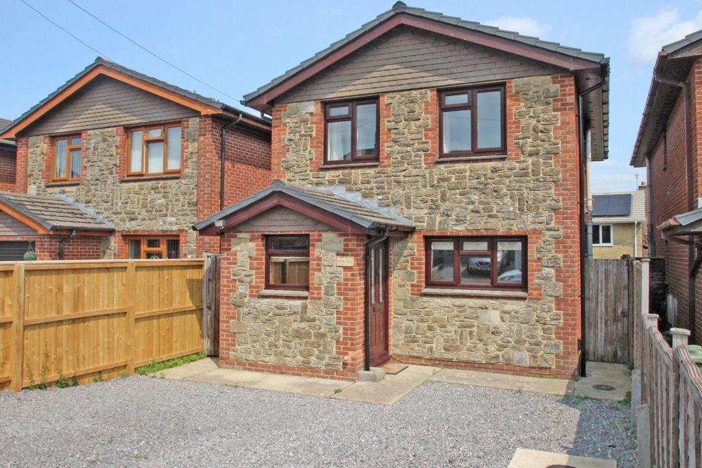 Property photo 1 of 15 Front