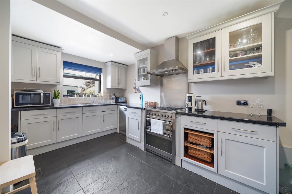 Property photo 3 of 15 Kitchen
