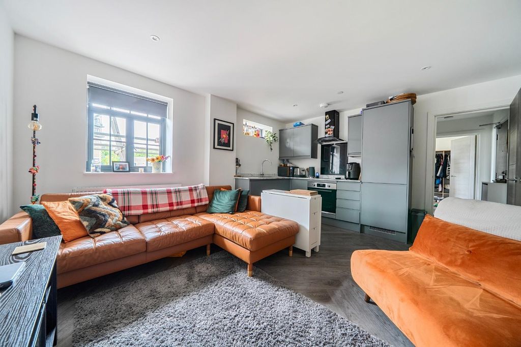 Property photo 2 of 11 1468494-10-6A1Dbed9Eb2F3.Jpg
