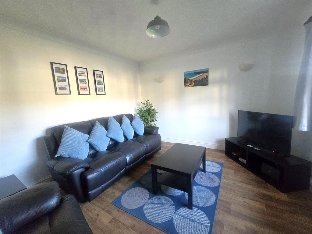 Property photo 3 of 15 Picture No. 18