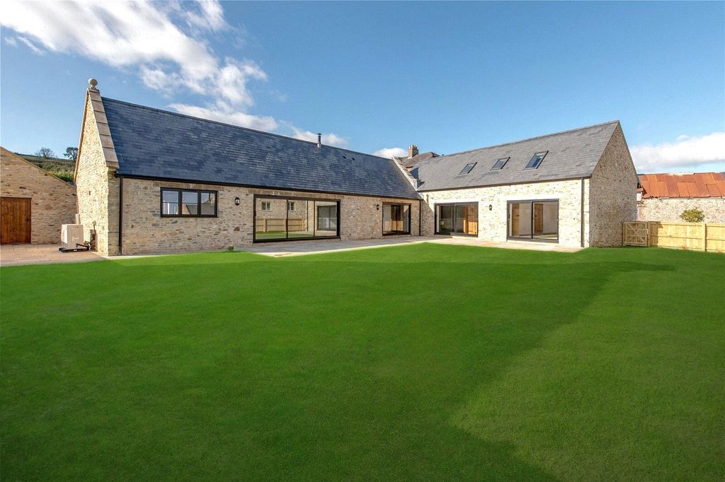 Property photo 1 of 17 Picture No. 21