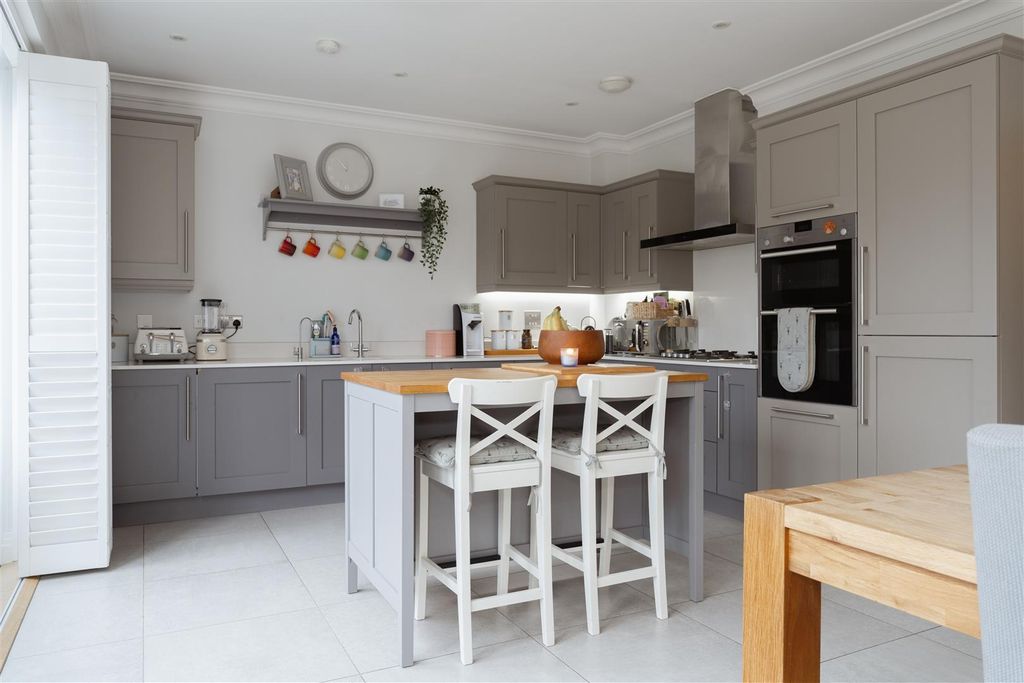 Property photo 3 of 19 2.Jpg