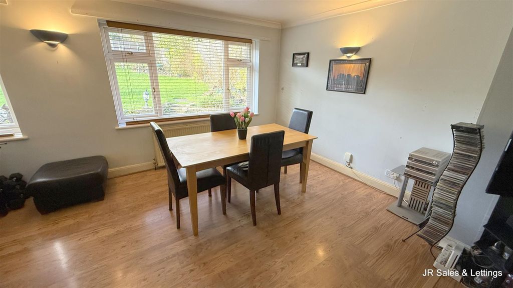 Property photo 3 of 16 Dining