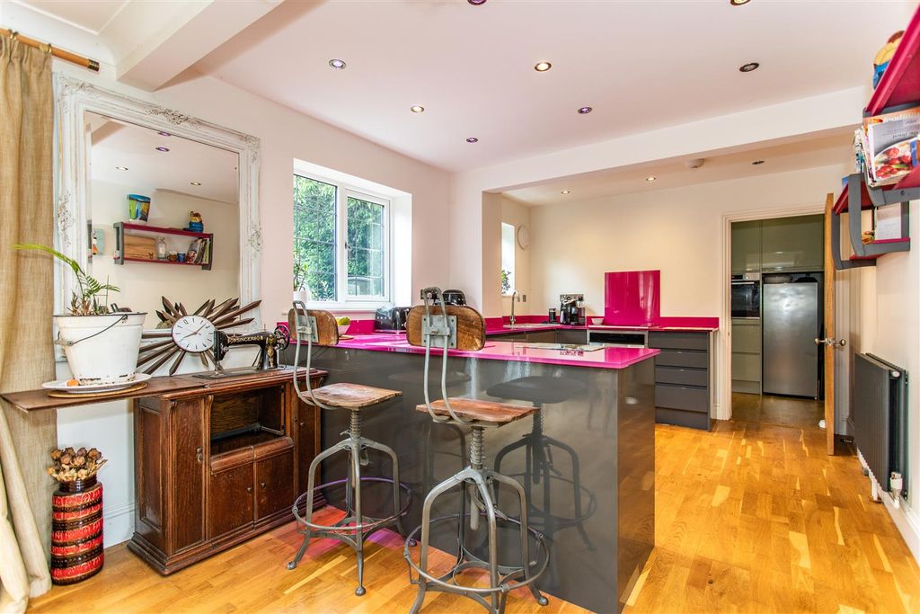 Property photo 3 of 40 Walnut Grove28.Jpg