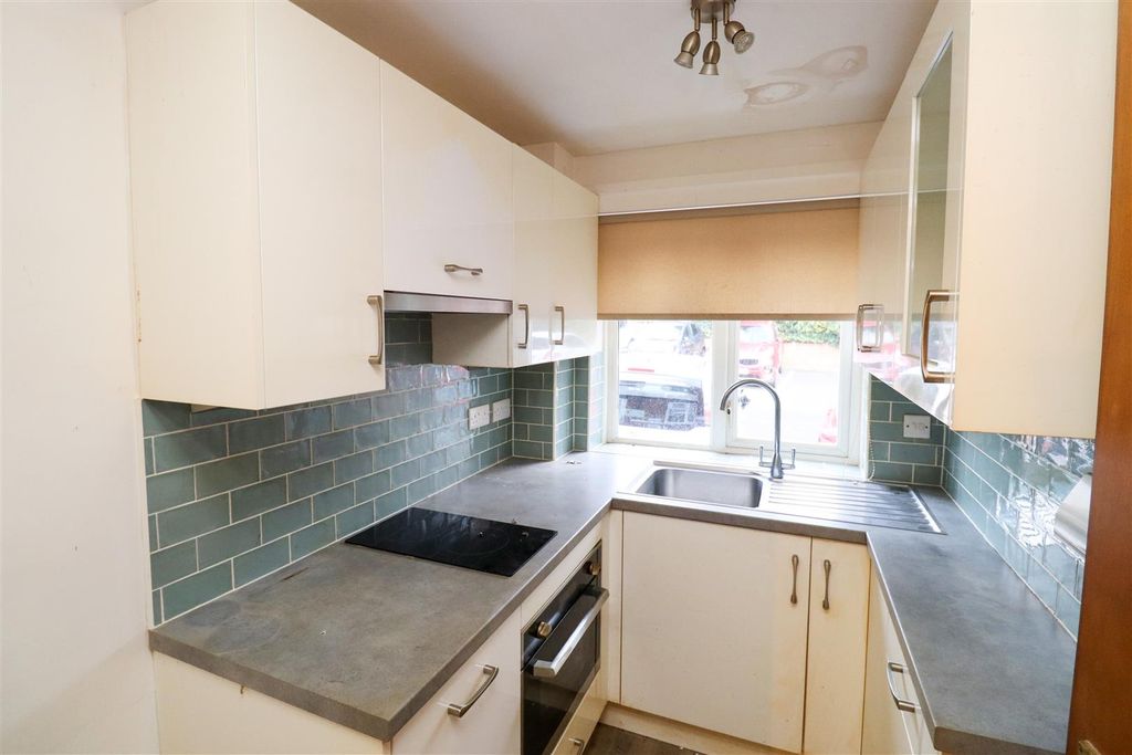 Property photo 2 of 13 Kitchen