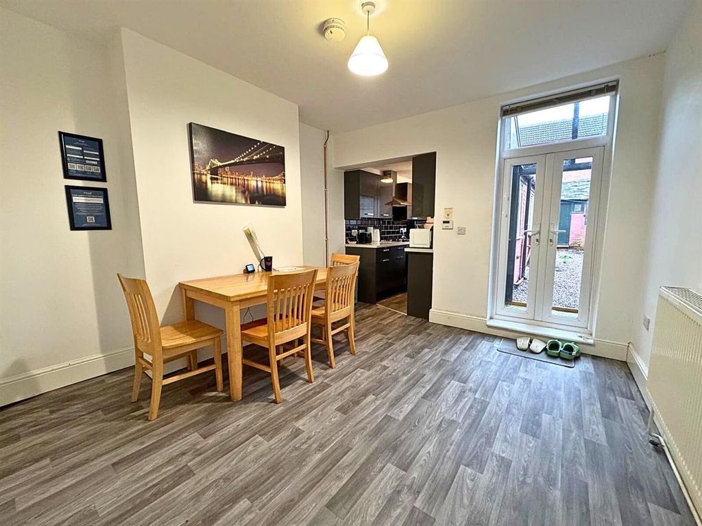 Property photo 3 of 12 Dining Room