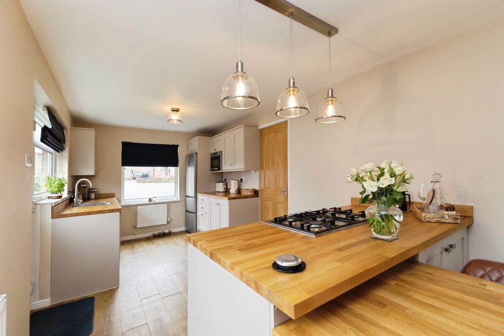 Property photo 2 of 21