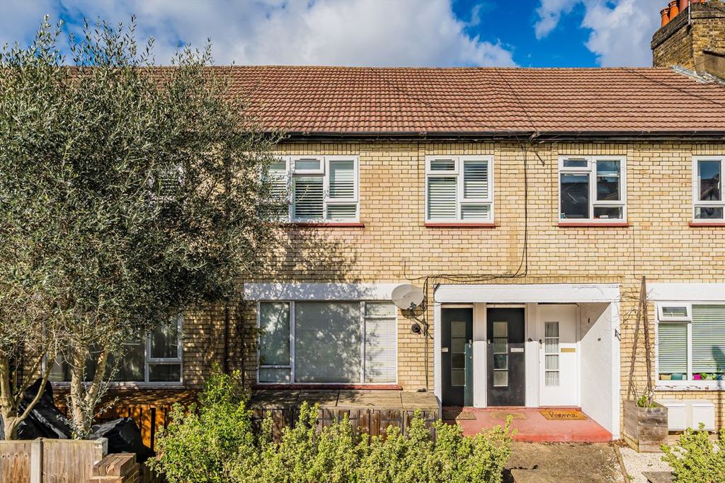 Property photo 1 of 5