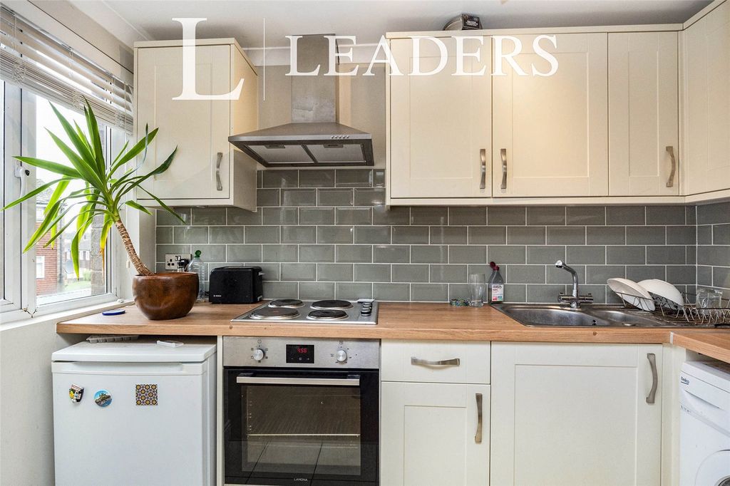 Property photo 2 of 10 Picture No. 04