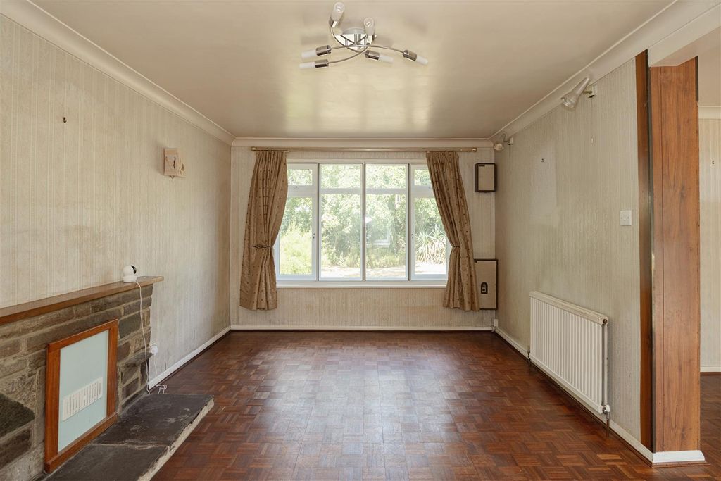 Property photo 3 of 25 4.Jpg