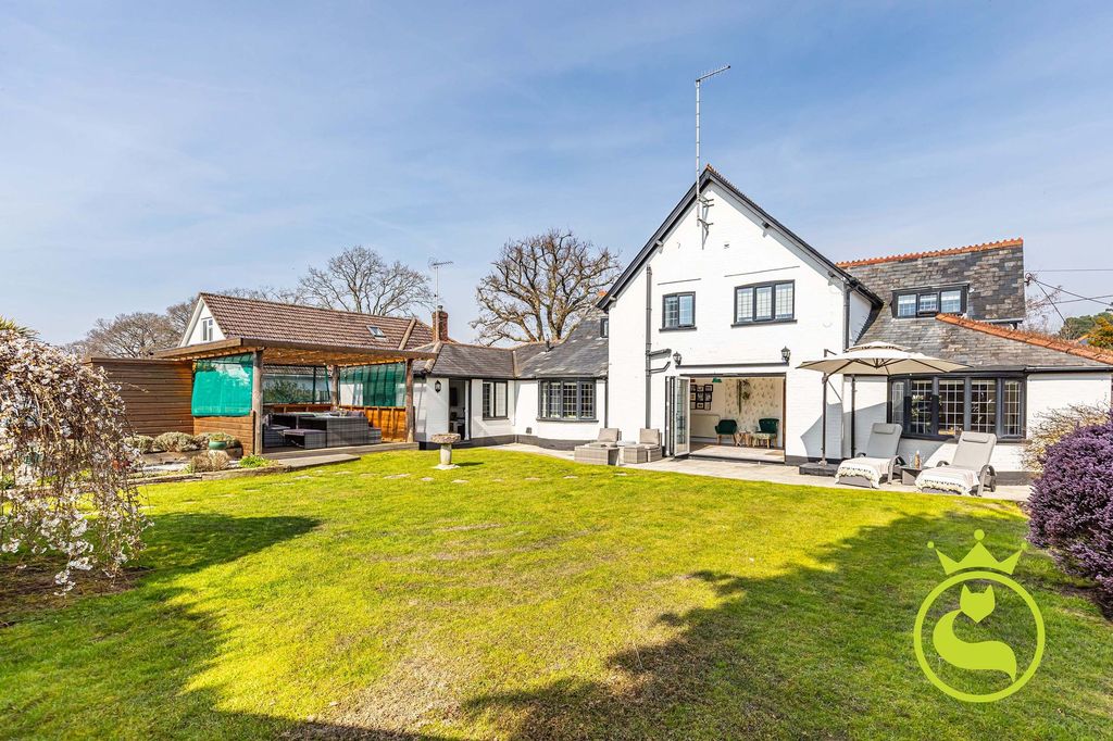 Property photo 2 of 36