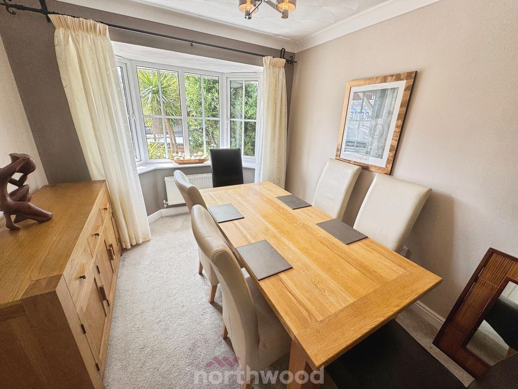 Property photo 3 of 33