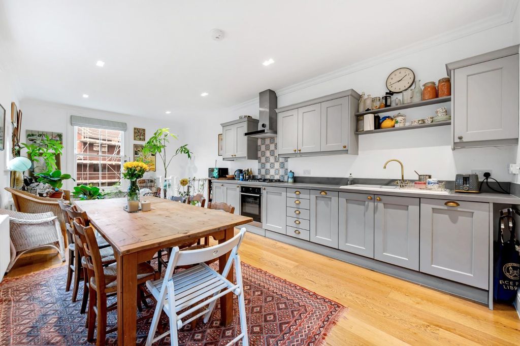Property photo 1 of 9 94A, Valetta Road-4.Jpg
