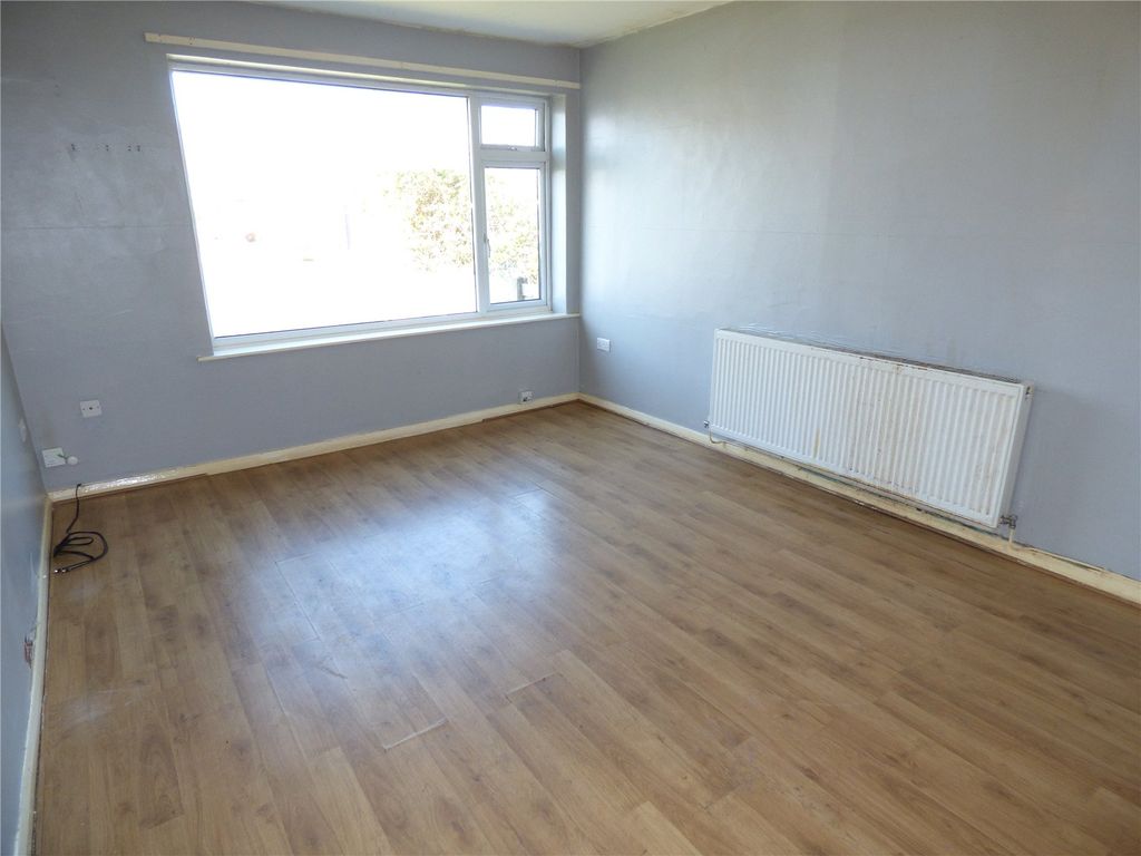 Property photo 2 of 8 Lounge