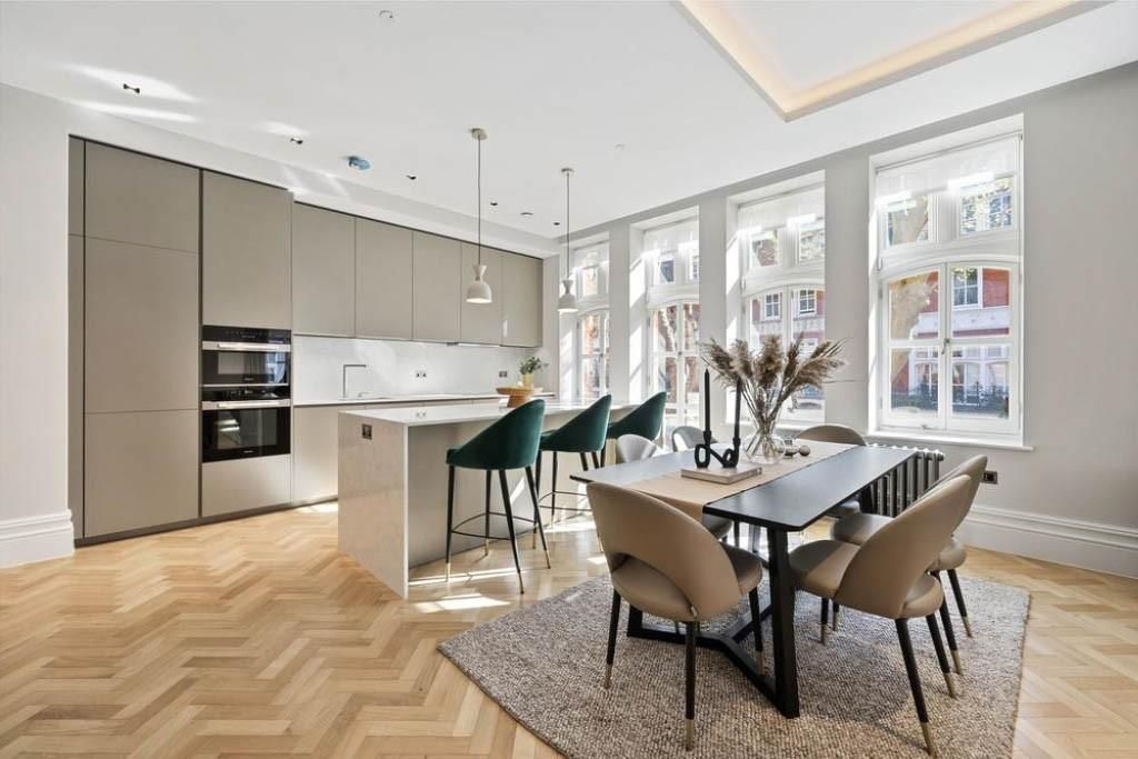 Property photo 3 of 12 1759758930880-72715518-564F-45Ab-808F-97F90180Ed44