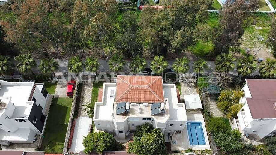 Property photo 1 of 50
