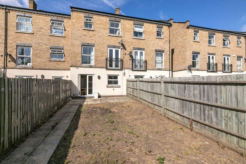 Property photo 2 of 12 Picture No. 31