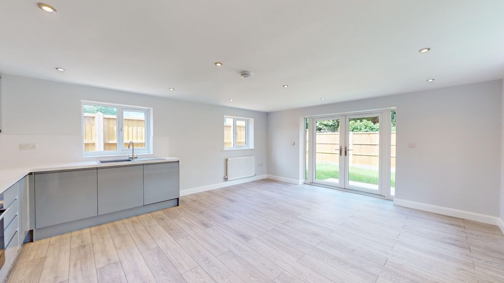 Property photo 3 of 20 3131775