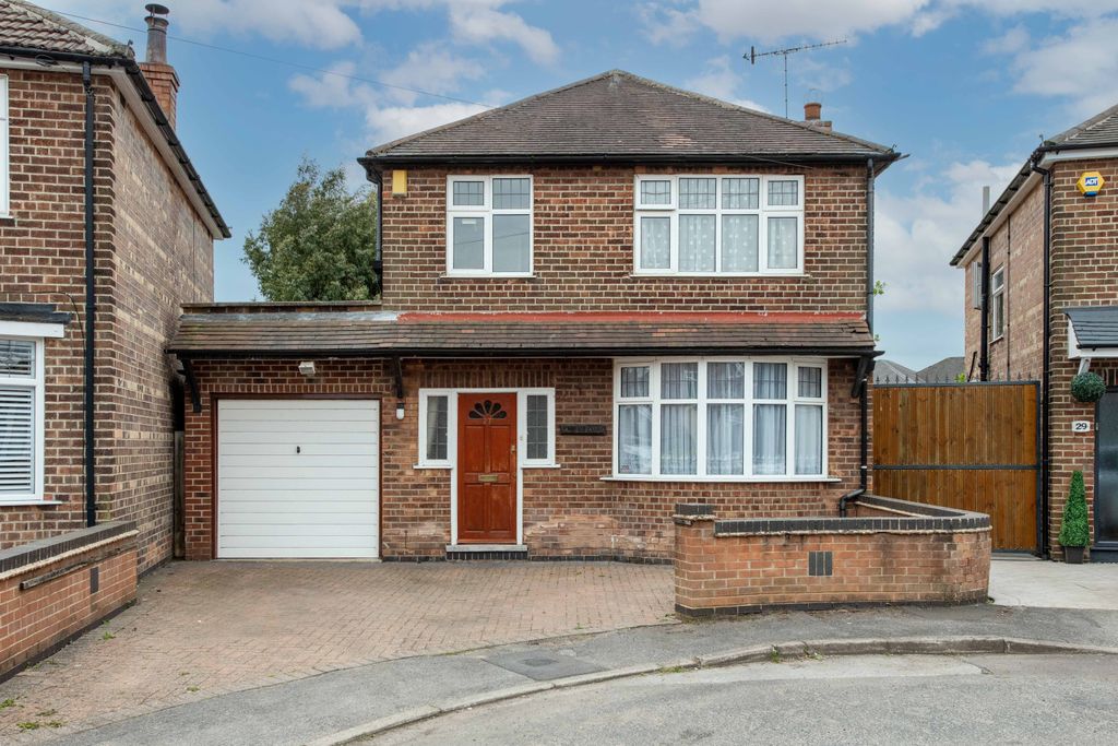 Property photo 2 of 17