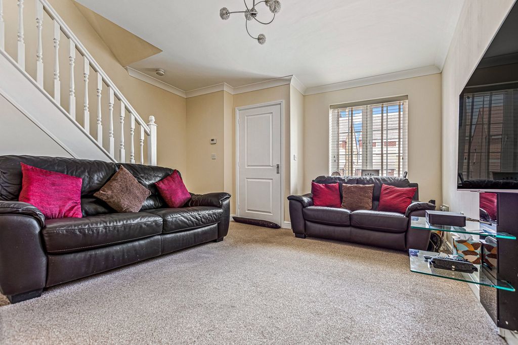 Property photo 2 of 19