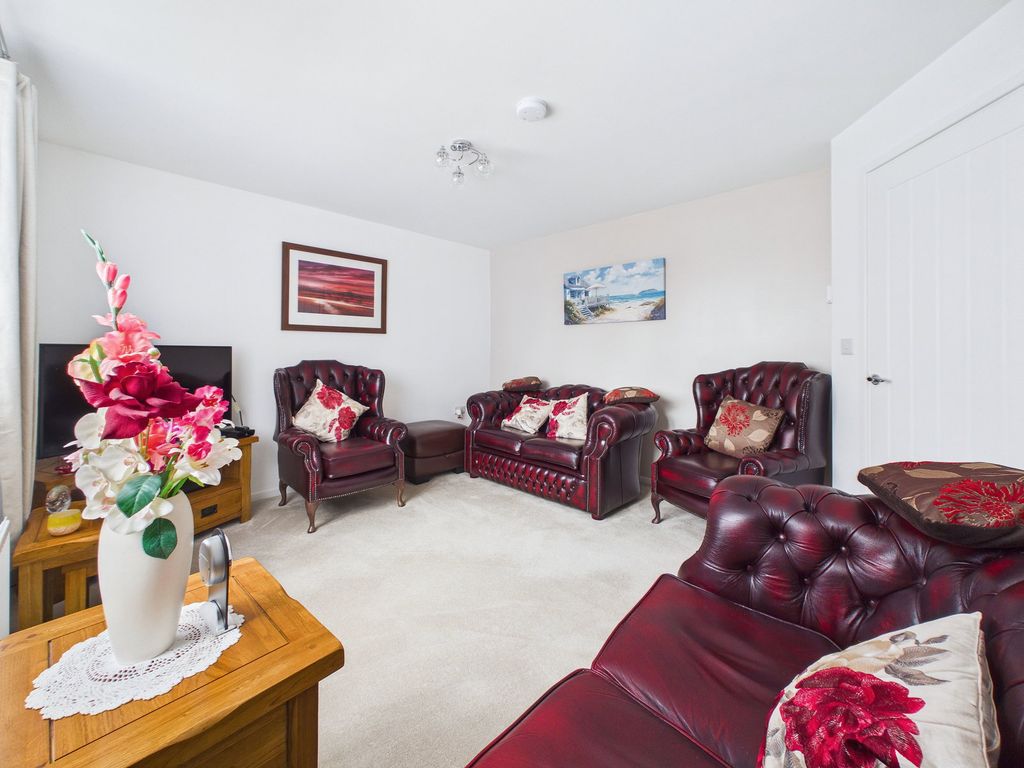 Property photo 2 of 19