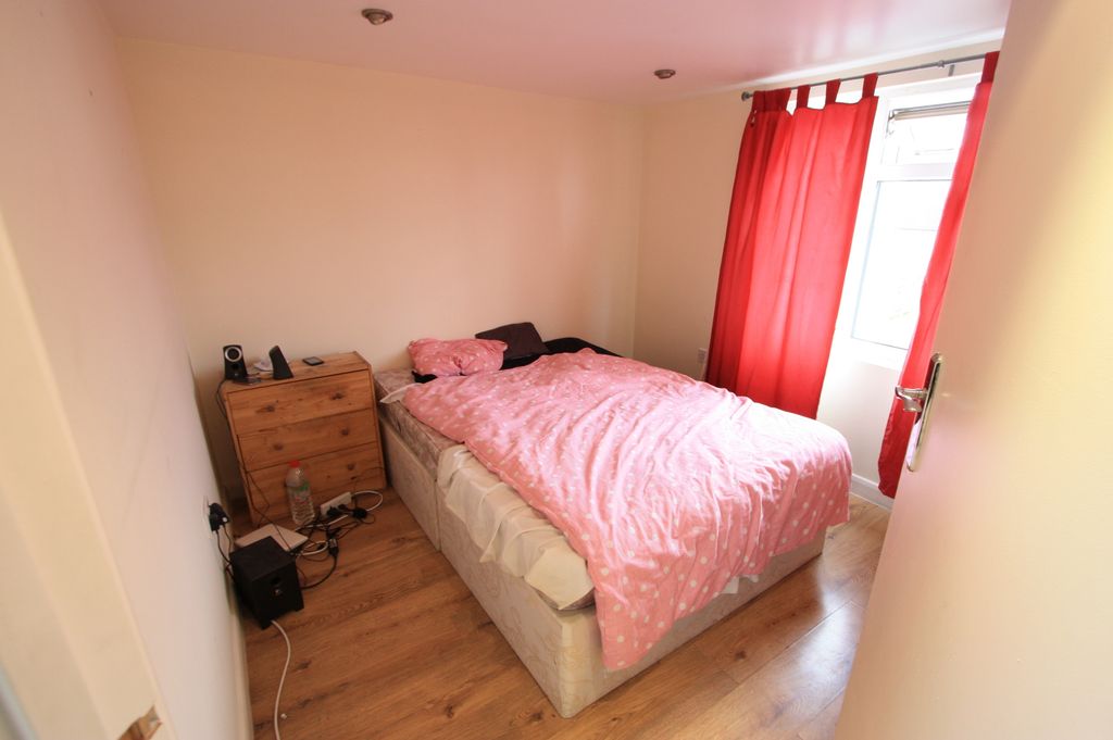 Property photo 2 of 4