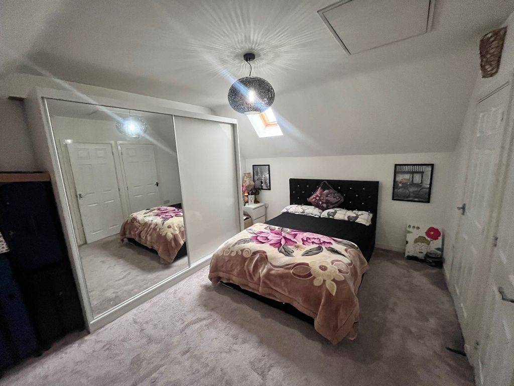 Property photo 3 of 11 Image