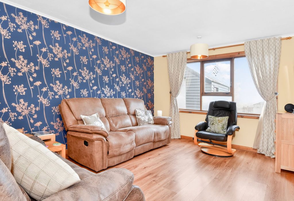 Property photo 2 of 29