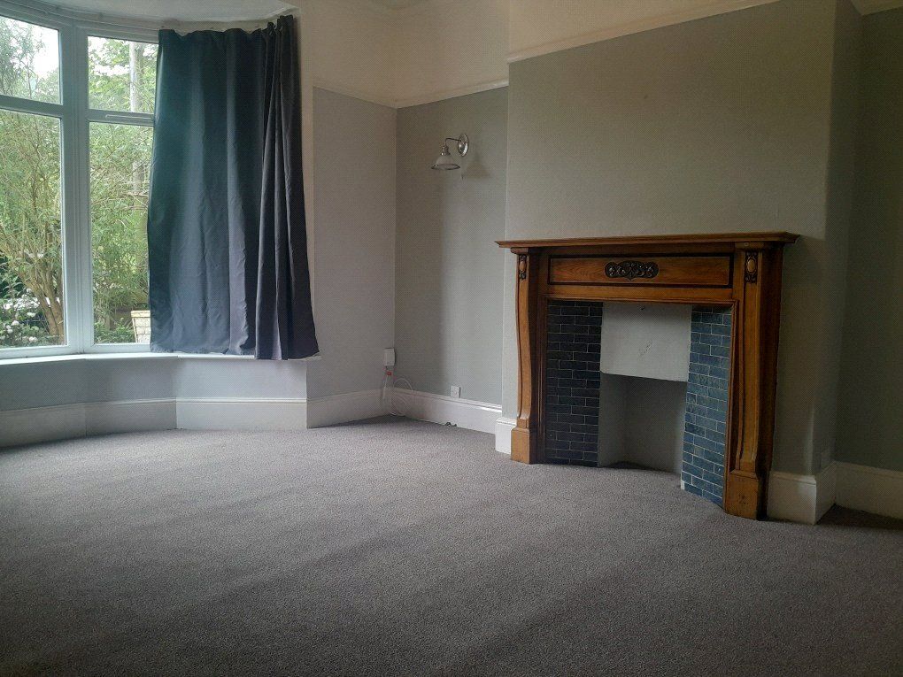 Property photo 1 of 10 Lounge