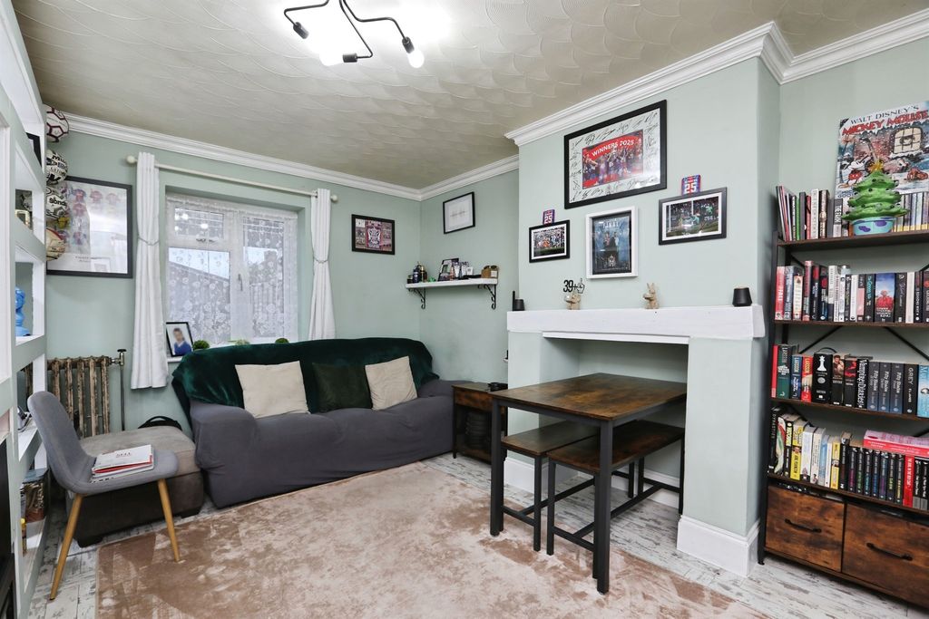 Property photo 2 of 16