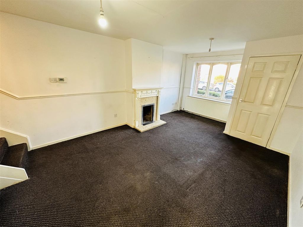 Property photo 2 of 10 Lounge.Jpg