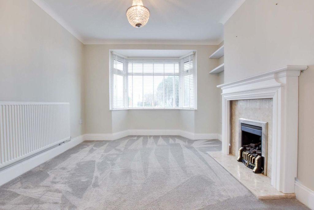 Property photo 3 of 23